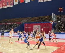 九游娱乐-库里雷霆绝杀中文解说回放