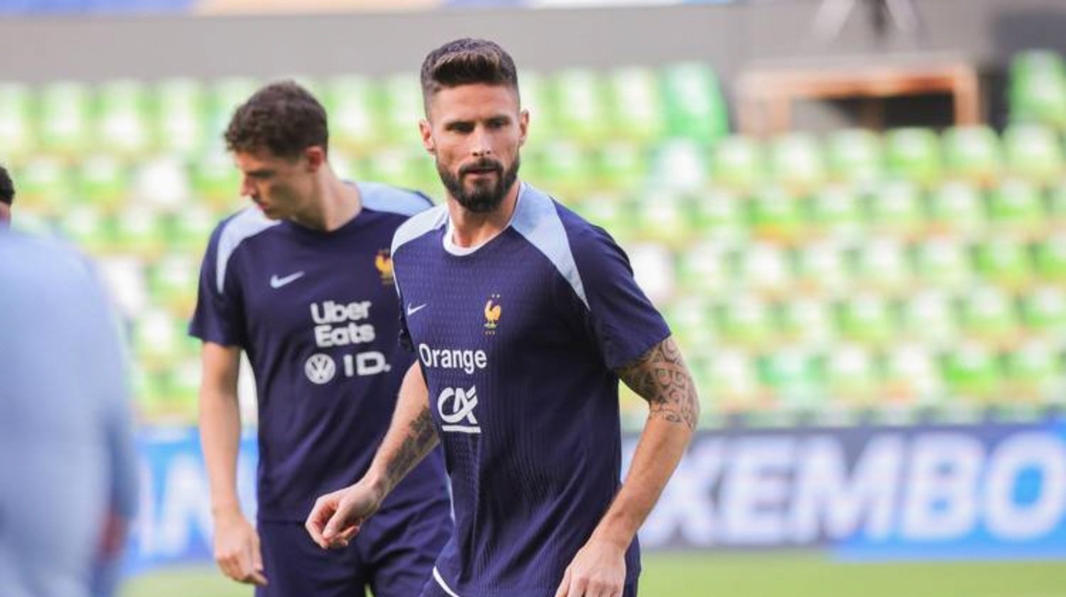 九游体育-法国国家队庆祝欧锦赛胜利,晋级八强了吗