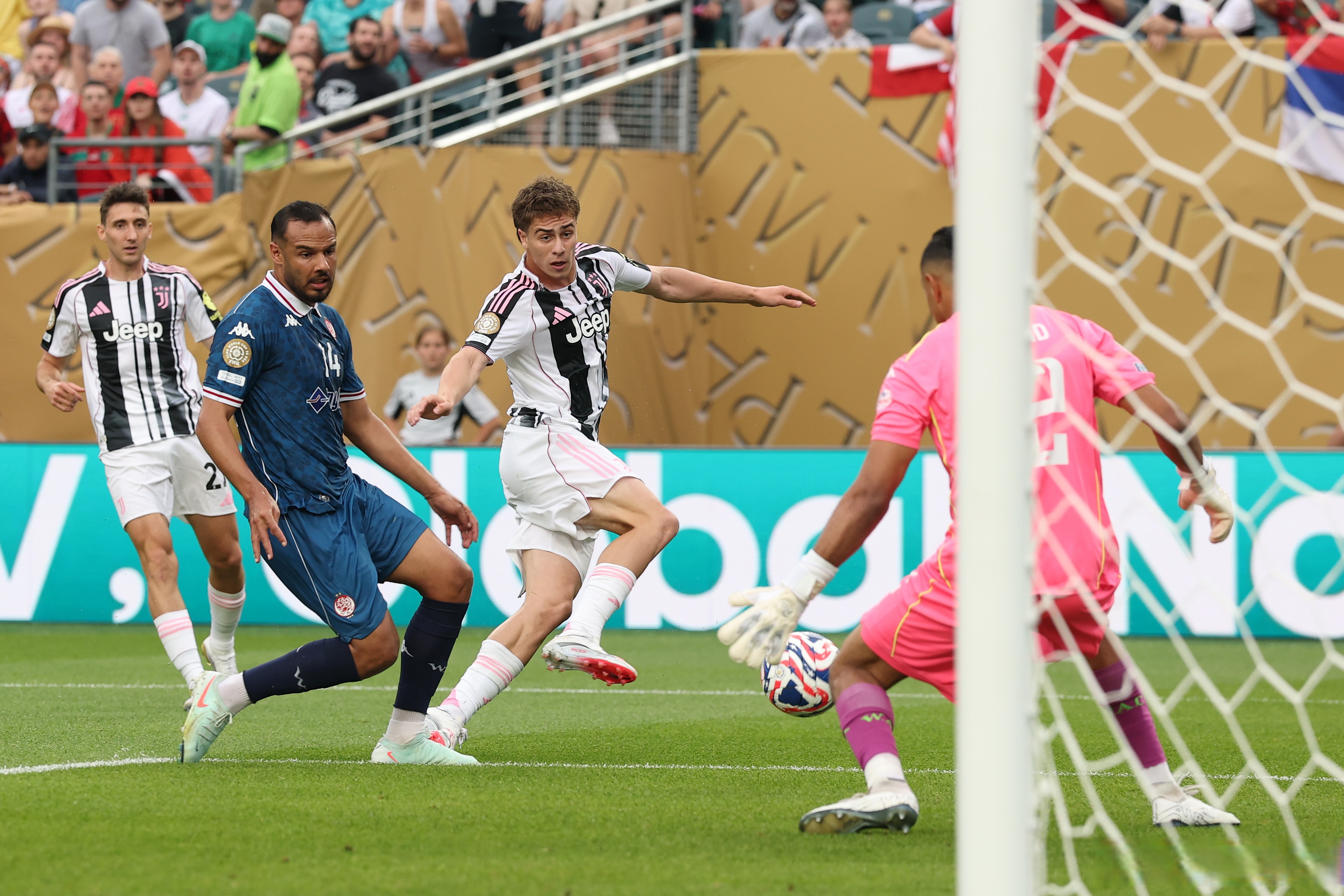 九游娱乐-尤文图斯队员合影